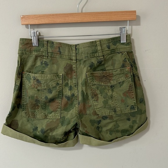 Anthropologie Wanderer Utility Shorts Camo Pockets Green Brown Sz 25 - Picture 6 of 15